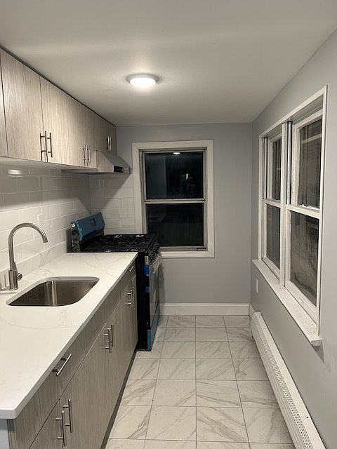 1st image of 2732 Seymour Ave #1