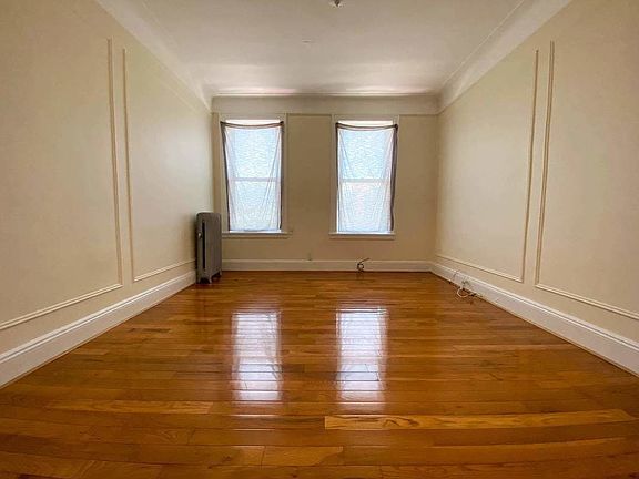 4th image of 31-10 36th Ave #3