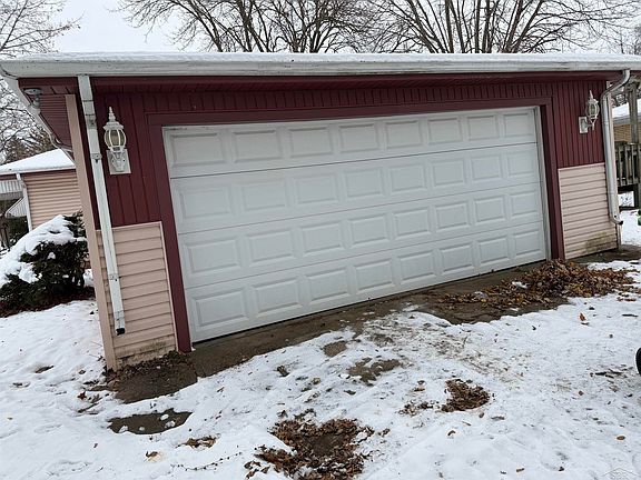 4th image of 2609 S Outer Dr