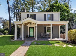2901 Woodlawn Ave, Falls Church, VA 22042