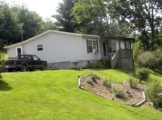 925 Old Colonial Rd, Fries, VA 24330