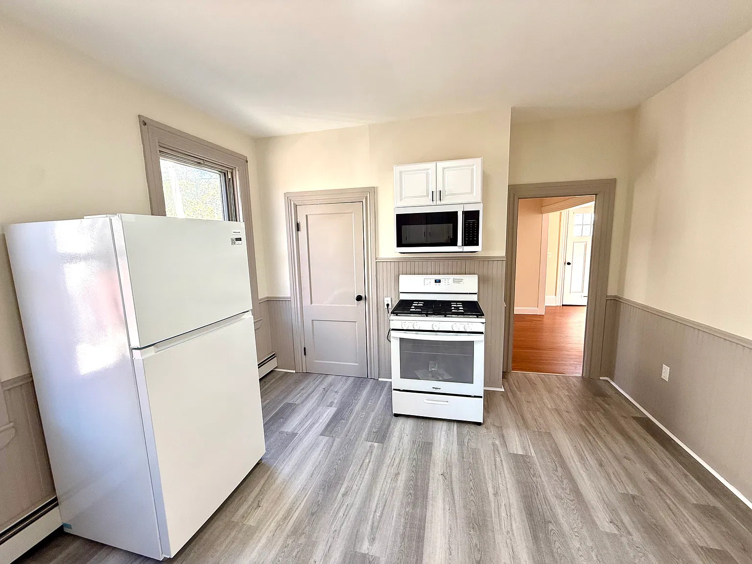 2 bed, 800 sqft, $2,150 — Photo 2