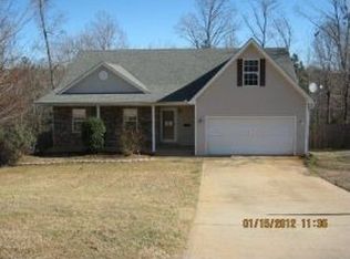 576 Brewer Dr, Locust Grove, GA 30248