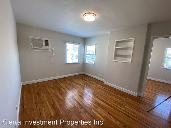 3rd image of 1006 1/2 E Chevy Chase Dr #10117508