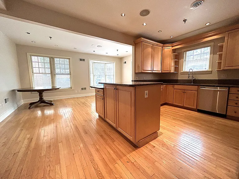 709 Copeland St — Photo 23