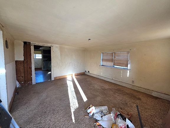 2nd image of 919 N Main St