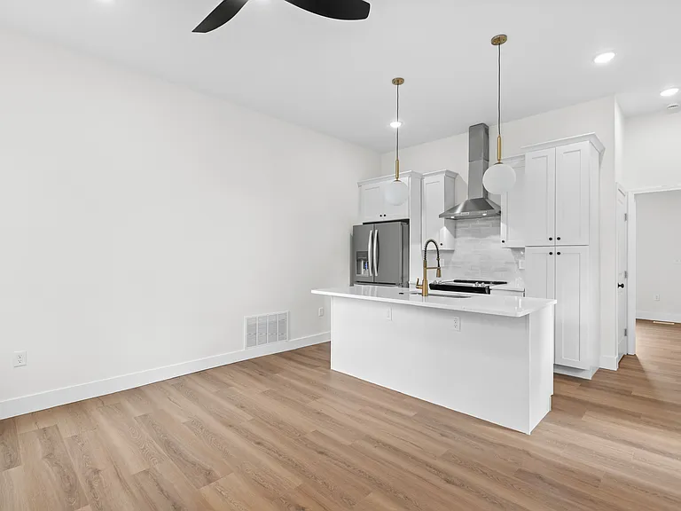 3418 Michigan Ave — Photo 1
