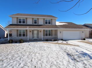 485 Leah Ln, Green Bay, WI 54311
