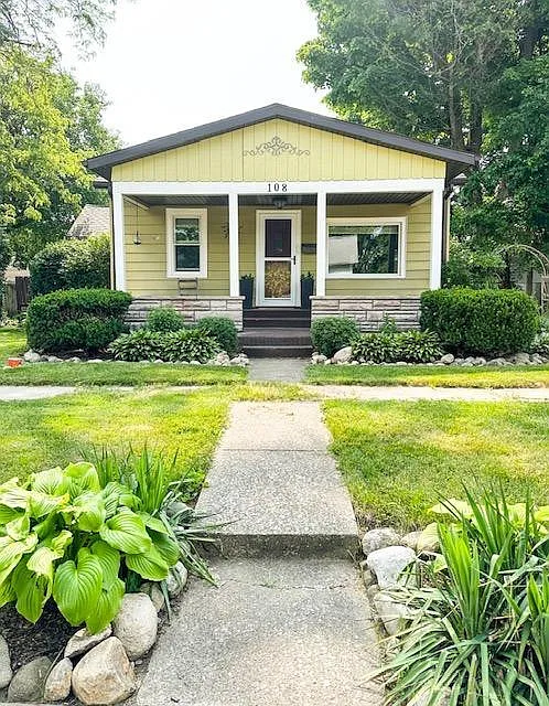 108 D St photo 1