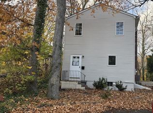 10 Woodland Lane, Huntington, NY 11743