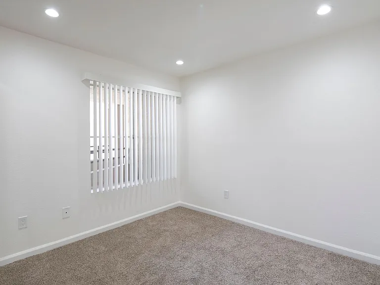 Mission Pacific Apartments — Photo 66