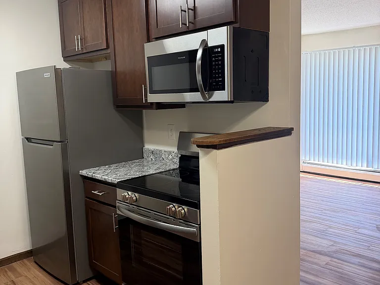 Lake Cove Village Apartments — Photo 62