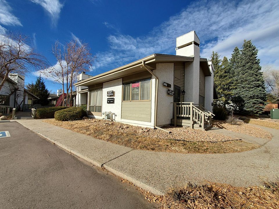 Exterior (front entrance has 3 steps)