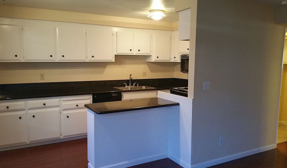 1st image of 346 Bridge Pl