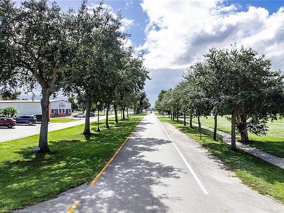5th image of 300 S Main Ave