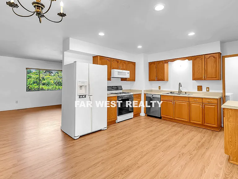 428 Stewart Cir — Photo 12