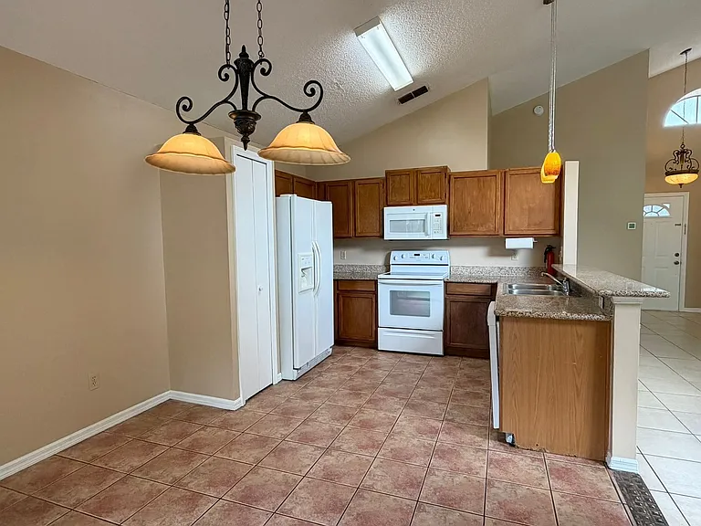 625 Remington Oak Dr — Photo 8