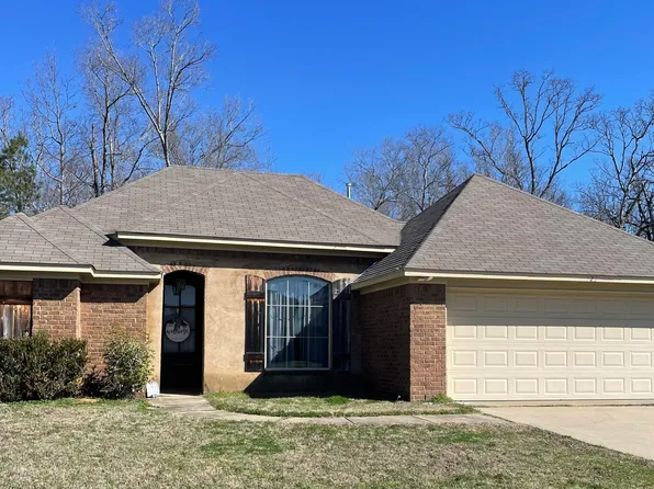 523 Oak Park Cir, Pearl, MS 39208