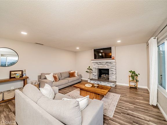 3rd image of 4659 Crestview Dr