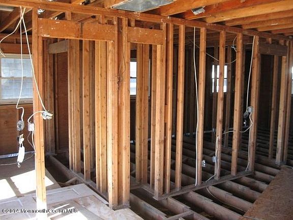 3rd image of 202 Eisenhower Ave