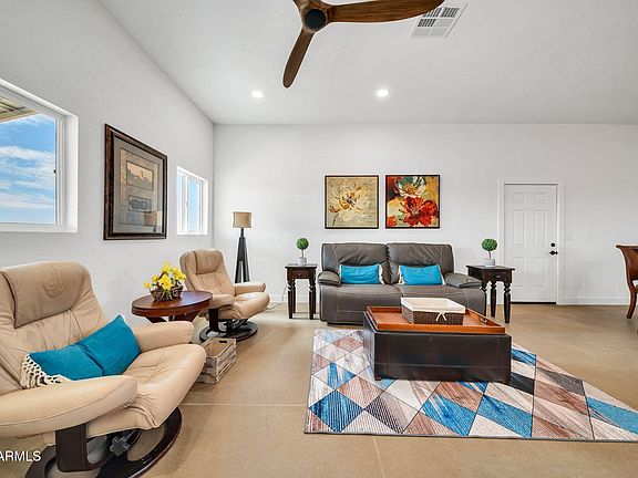 4th image of 471 S Cardoza Drive