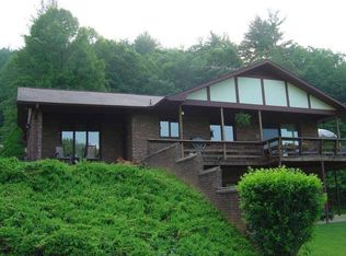 242 Woodland Heights Rd, Robbinsville, NC 28771