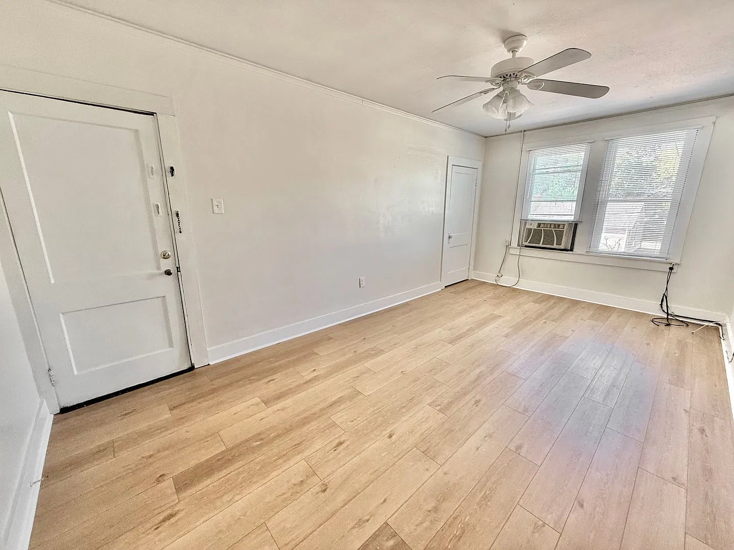 811 Kenmore Ave. Apts. A-D — Photo 4