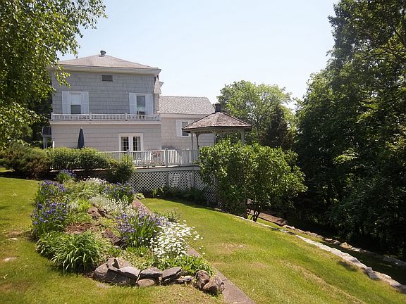 4 bedrooms