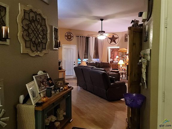 3rd image of 15301 Country Acres Dr