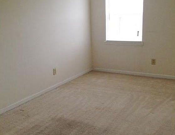 5th image of 6427 Titania Dr