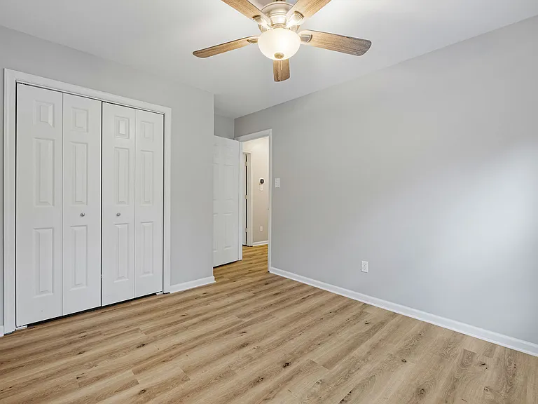 Second bedroom (upstairs; 9'8 x13'4")