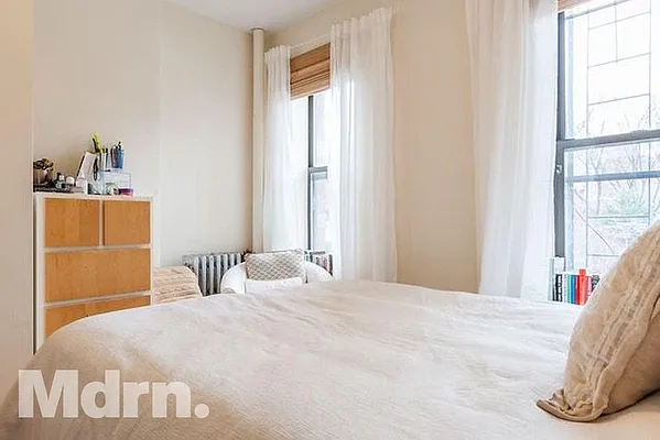 Rented by Mdrn Residential | media 5