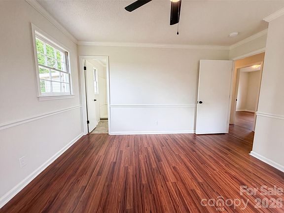 4th image of 814 Charles Rd