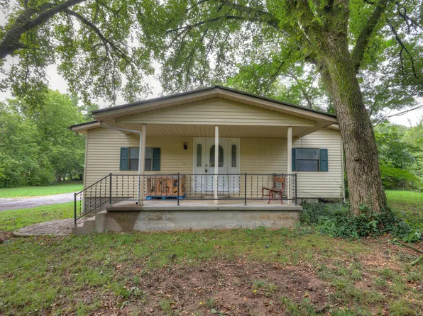 1400 N Hickory Avenue, Neosho, MO 64853