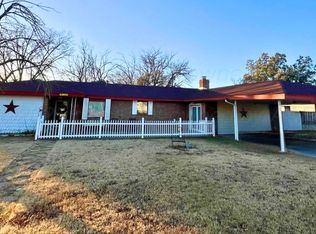 621 N 16th St, Memphis, TX 79245