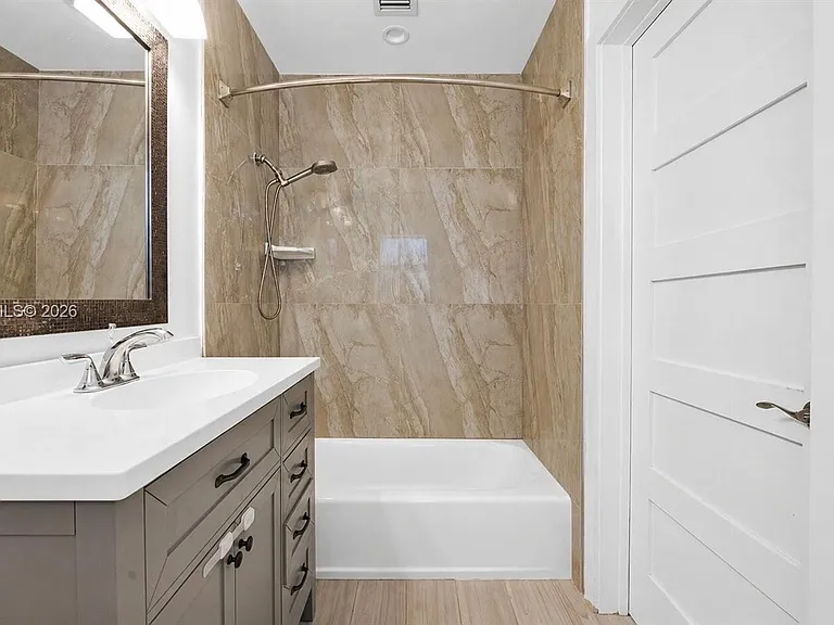 1704 Rodman St #1 — Photo 14