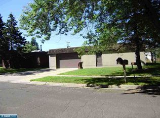 322 Mesabi Dr, Hibbing, MN 55746