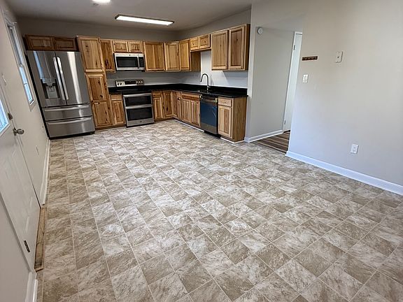3rd image of 5184 Heritage Dr