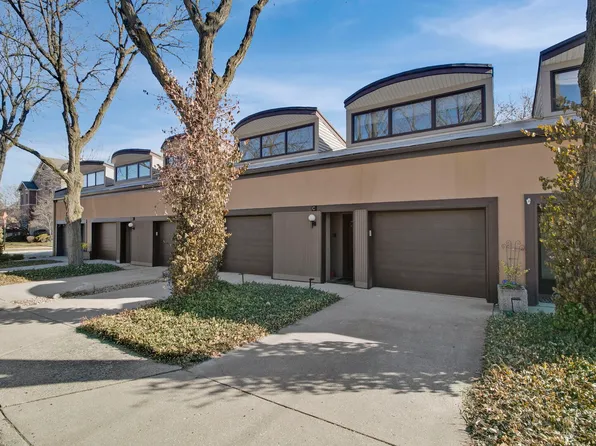 241 E Burlington St APT C, Riverside, IL 60546