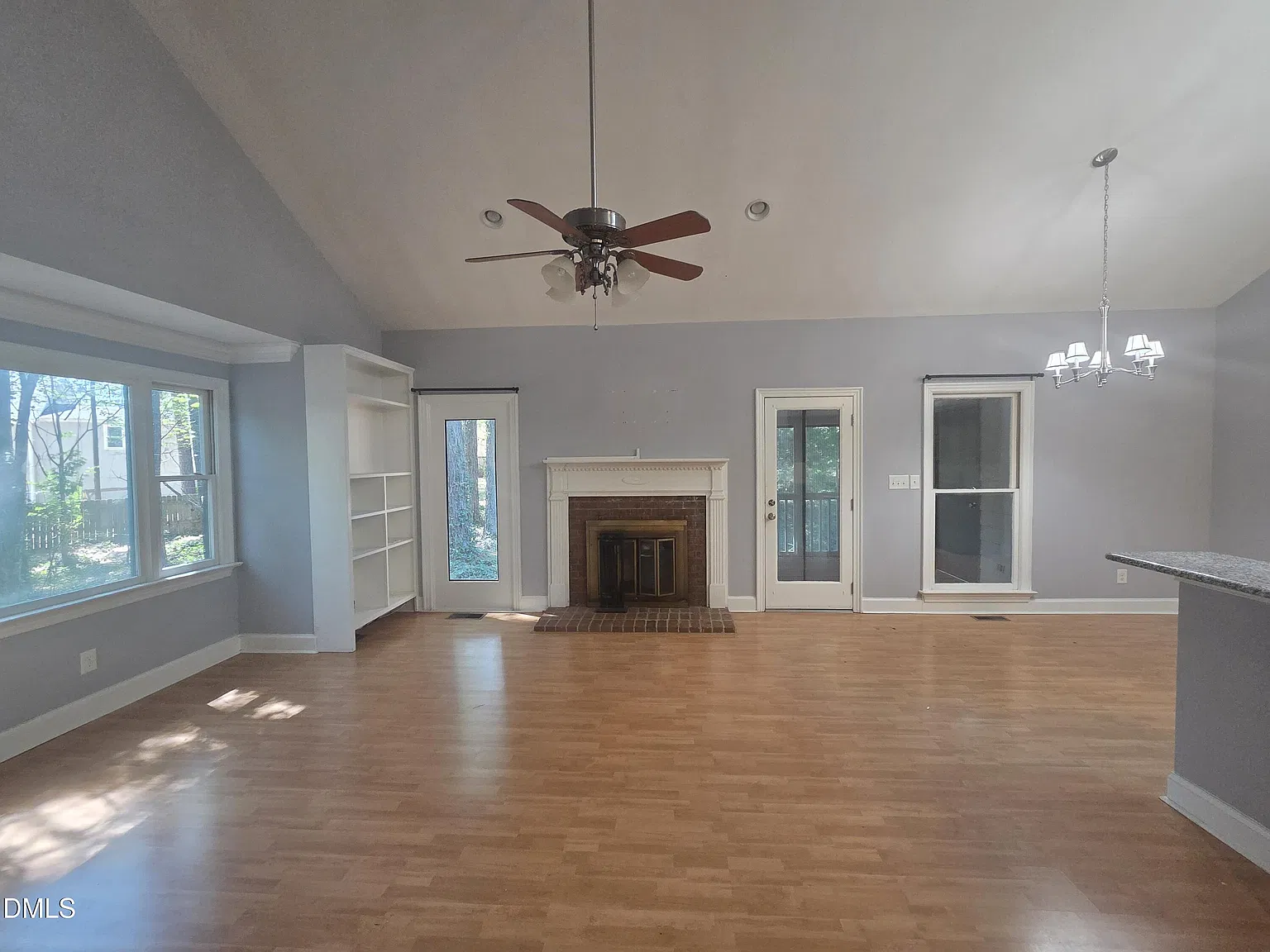 2 bed, 2.0 bath, 1200 sqft, $1,750 — Photo 3