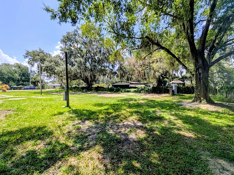 5025 Lunn Rd — Photo 10