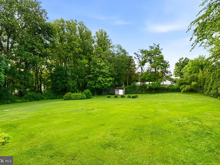 19531 Scenery Dr — Photo 17