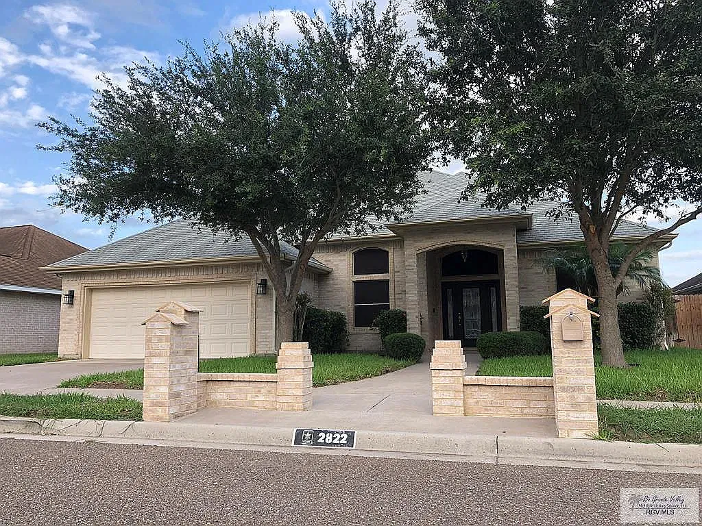 3 bed, 2444 sqft, $2,200 — Photo 1