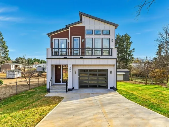 209 Springdale Ave, Greer, SC 29650