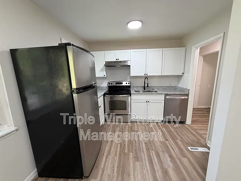 945 Paddock Dr — Photo 14