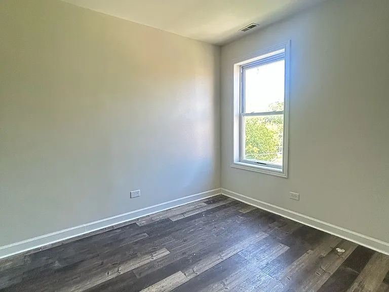 6100 S Green St — Photo 32