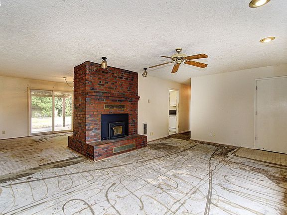 5th image of 700 NW 80th St