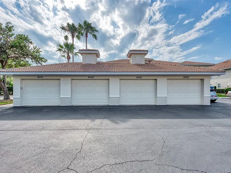 10102 L Pavia Blvd — Photo 11
