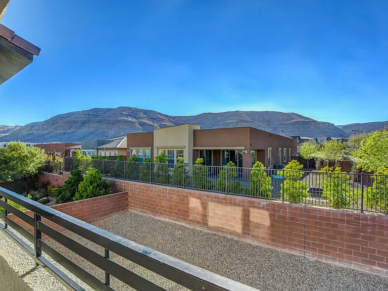 6005 Andezano Dr — Photo 45
