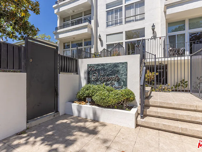 511 San Vicente Blvd #204 — Photo 2